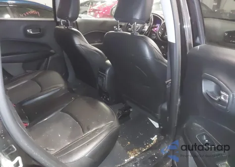 2019 Jeep Compass Altitude 4X4 z USA, uszkodzony, nr VIN 3C4NJDBB4KT723901